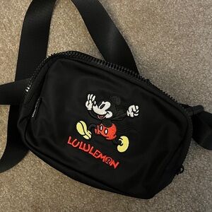 Lululemon Everywhere Beltbag 1L Disney Black NWOT